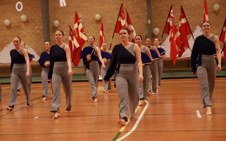 Seniorer fejrer gymnastik og fællesskab