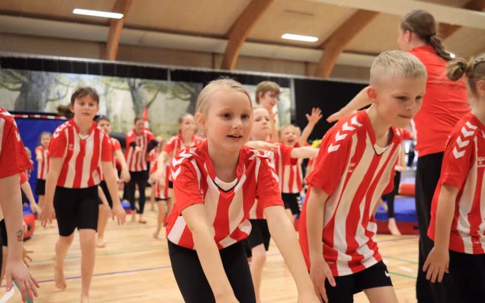 Forårsopvisning styrker integration i Outrup