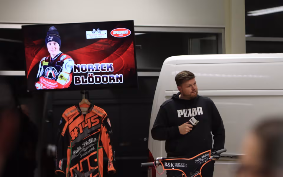 Speedwayfans samledes til sæsonstartaften