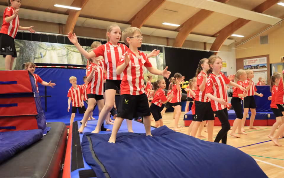 Forårsopvisning styrker integration i Outrup
