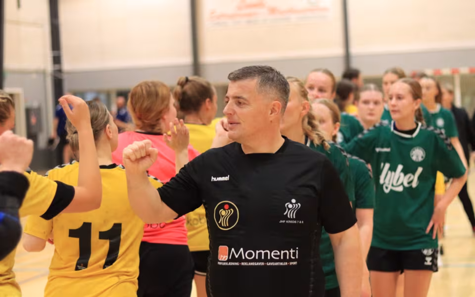 Begge Blåbjerg Hold Led Nederlag