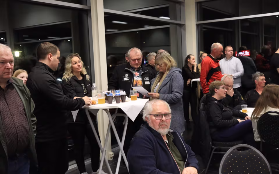 Speedwayfans samledes til sæsonstartaften