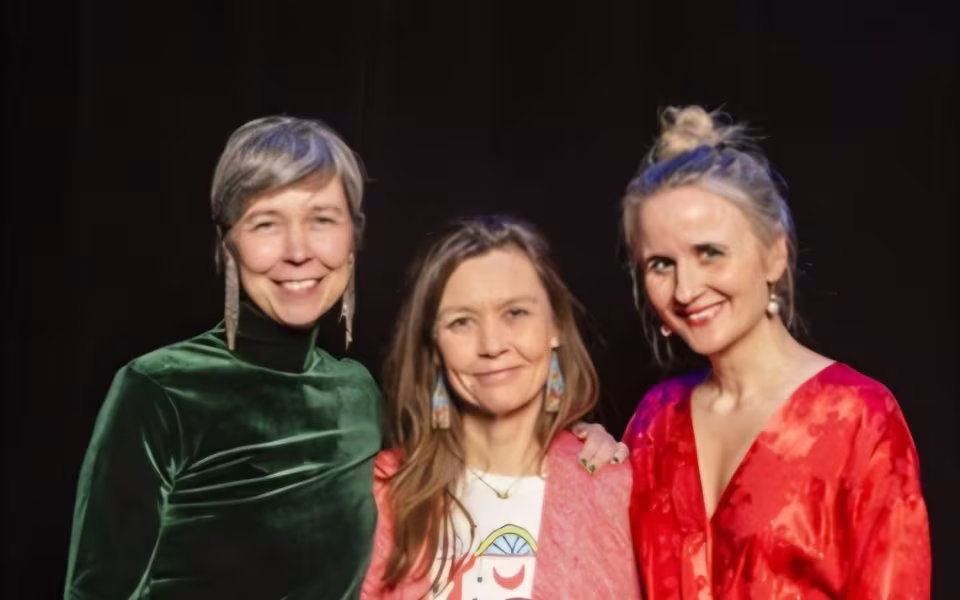 Koncert i Bejsnap Kirke - vokaltrio koncert & fællessang med Janne Mark, Marianne Søgård og Anne Odgård.