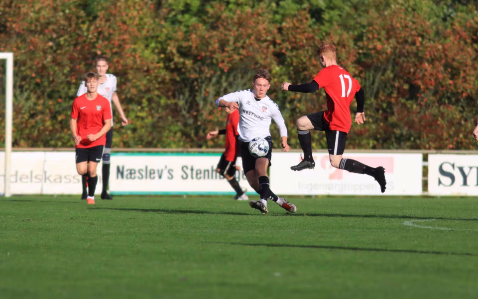 Varde redder point i overtiden