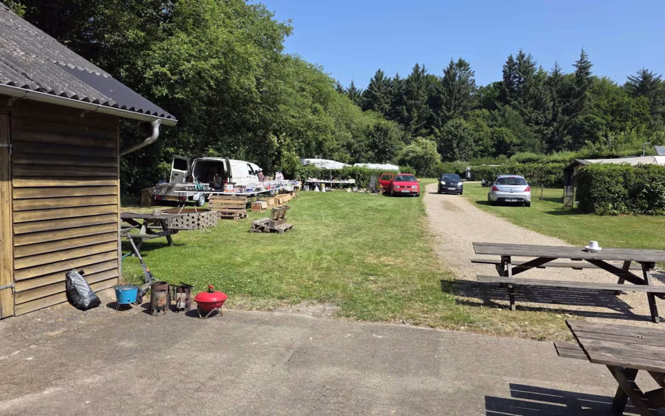 Loppemarked på Ølgod Camping blev en varm fornøjelse