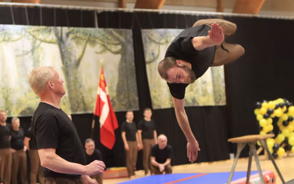 Forårsopvisning styrker integration i Outrup