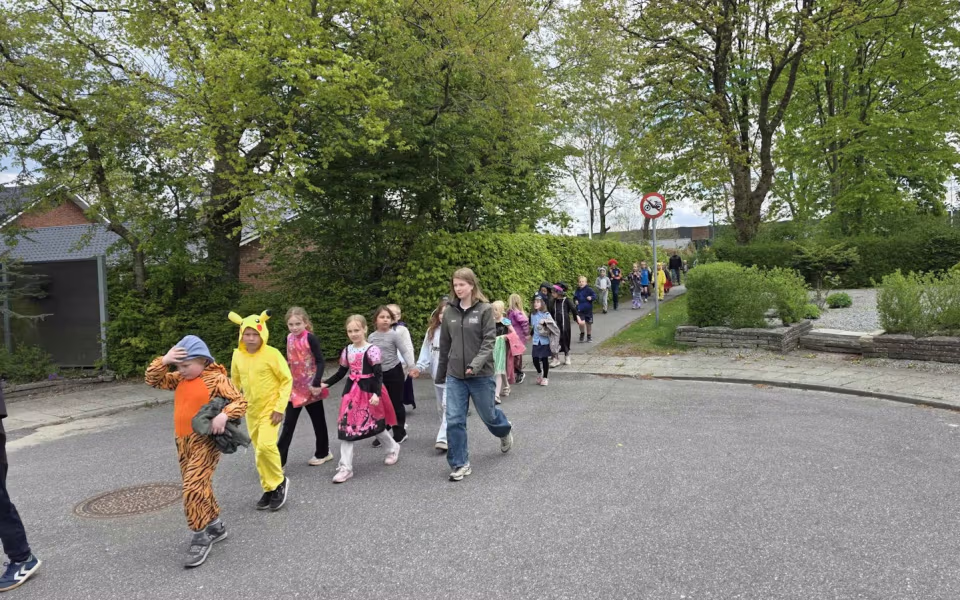 Stor deltagelse til Tistrup Screaming Carneval på torvet - Se de mange billeder
