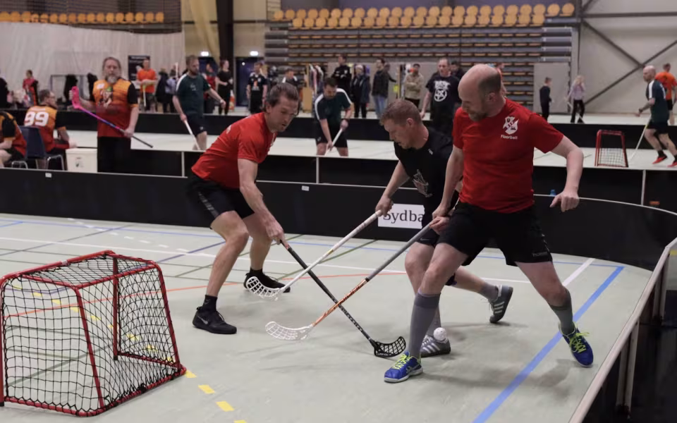 Varde-mesterskab i floorball afholdt