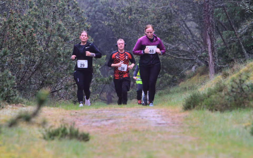 Løbefest trods regn i Ho