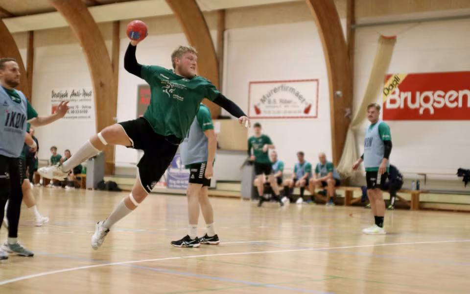 Blåbjerg HK Serie 2  triumferer i topkamp