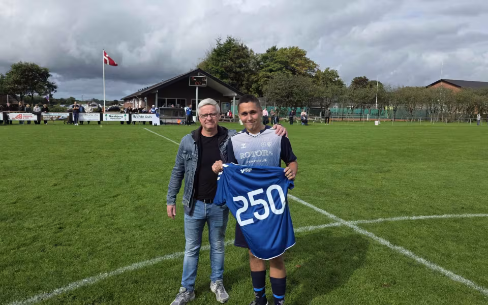 Serie 1 fodbold: 250-kampsjubilar - HTS tabte til Kolding B i sidste minut - se HTS målene