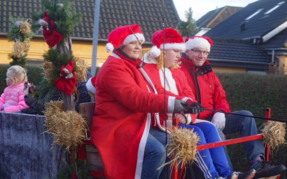 Juleoptog med FDF-orkester i front