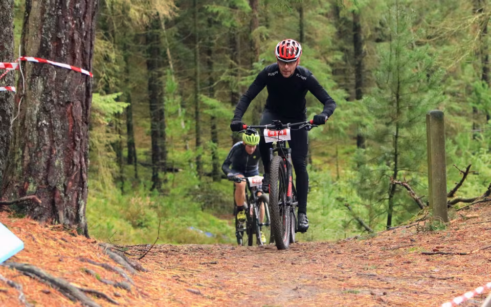 Mountainbike ryttere imponerede trods vådt vejr