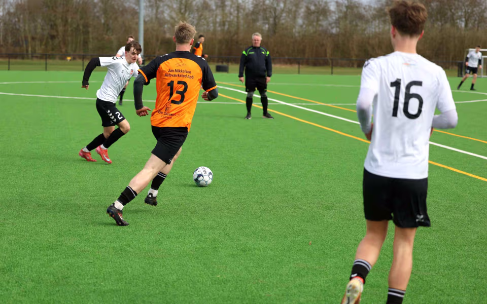Helle FC senior serie 4 herre tog vigtig sejr over Varde