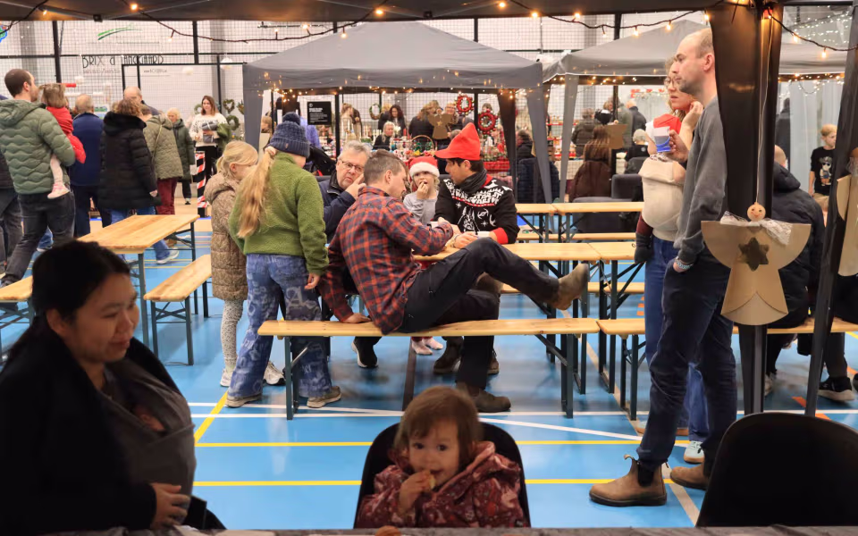 Julemarked samlede Billum i hallen