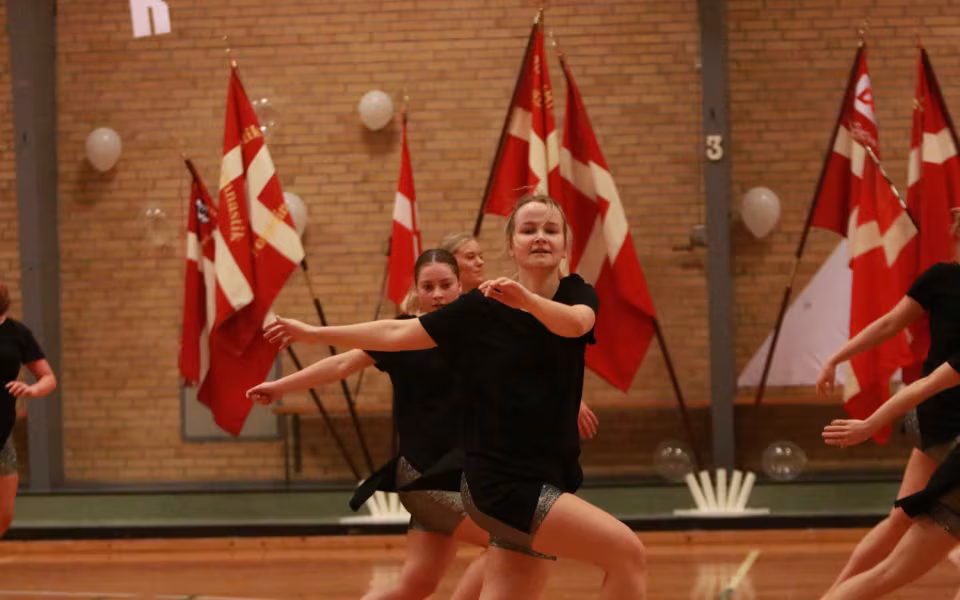 Seniorer fejrer gymnastik og fællesskab