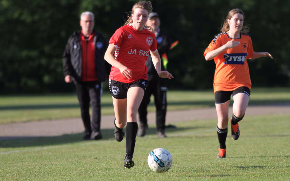 Serie 2-kvinder spiller hjemmebanekamp
