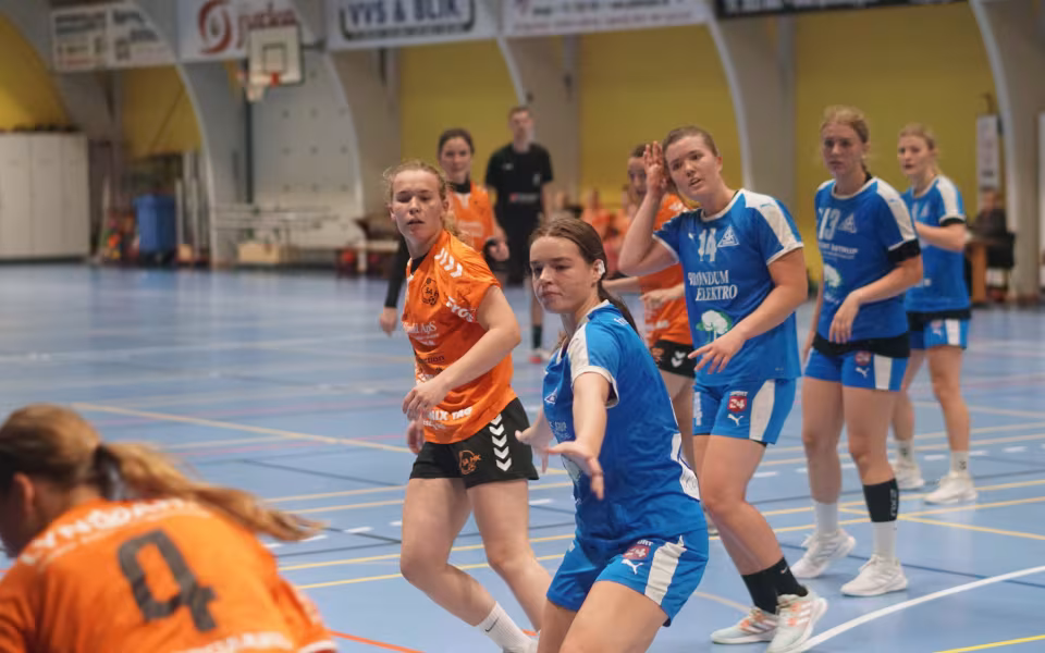 Tempoet og niveauet var højt hele kampen og SA Ribe HK kørte sejren sikkert hjem med hele 33-16.