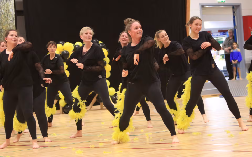 Forårsopvisning styrker integration i Outrup