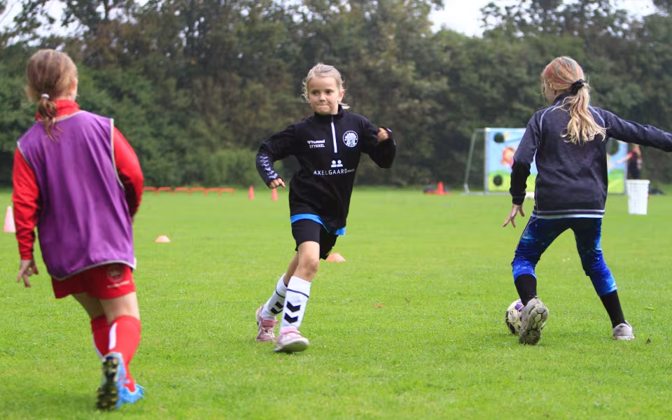 Pigeraketten landede  i Outrup Boldklub