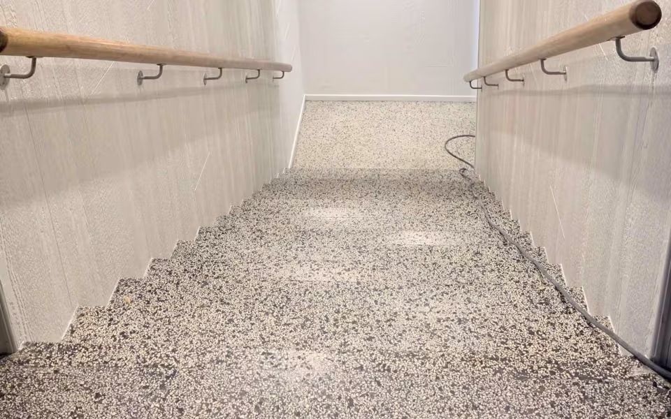 Færdig om en uge tid. Strellev Forsamlingshus er i gang med en omfattende renovering.