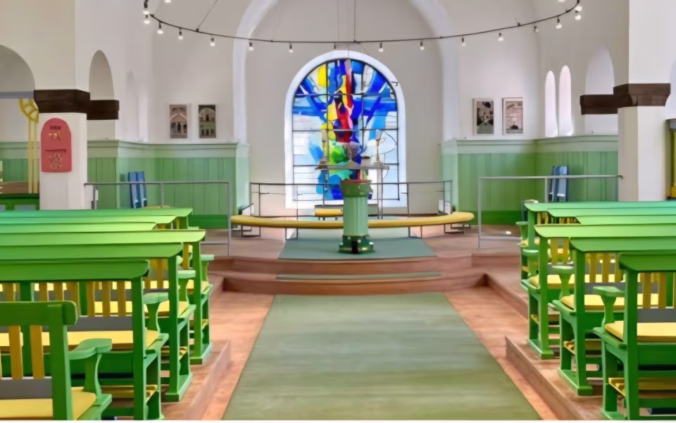 Tur til Uhre Kirke og Månsson Brande