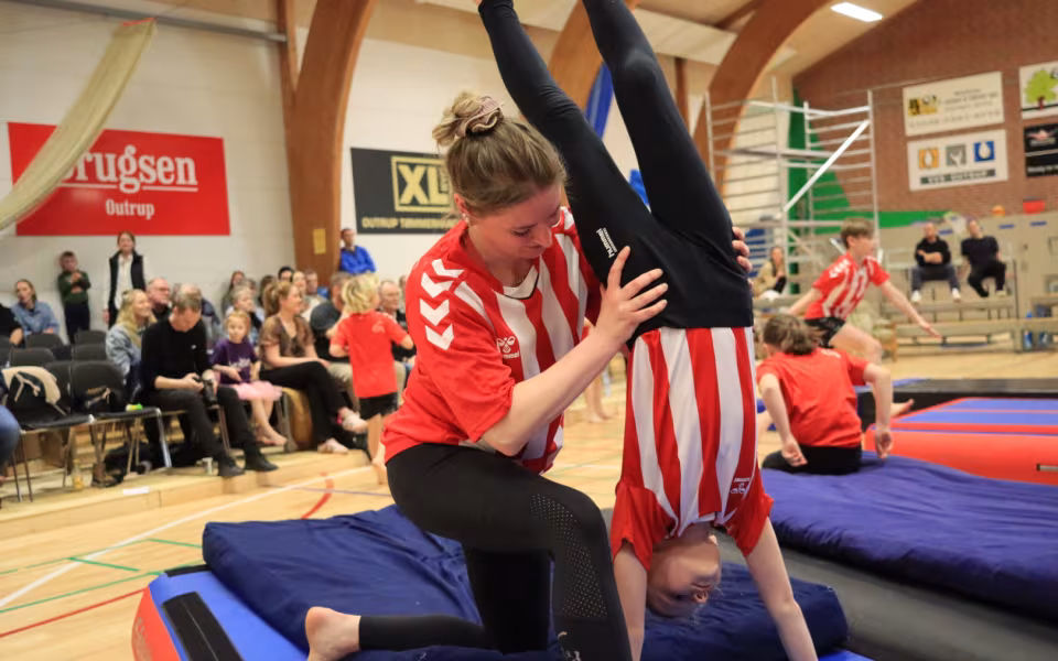 Forårsopvisning styrker integration i Outrup