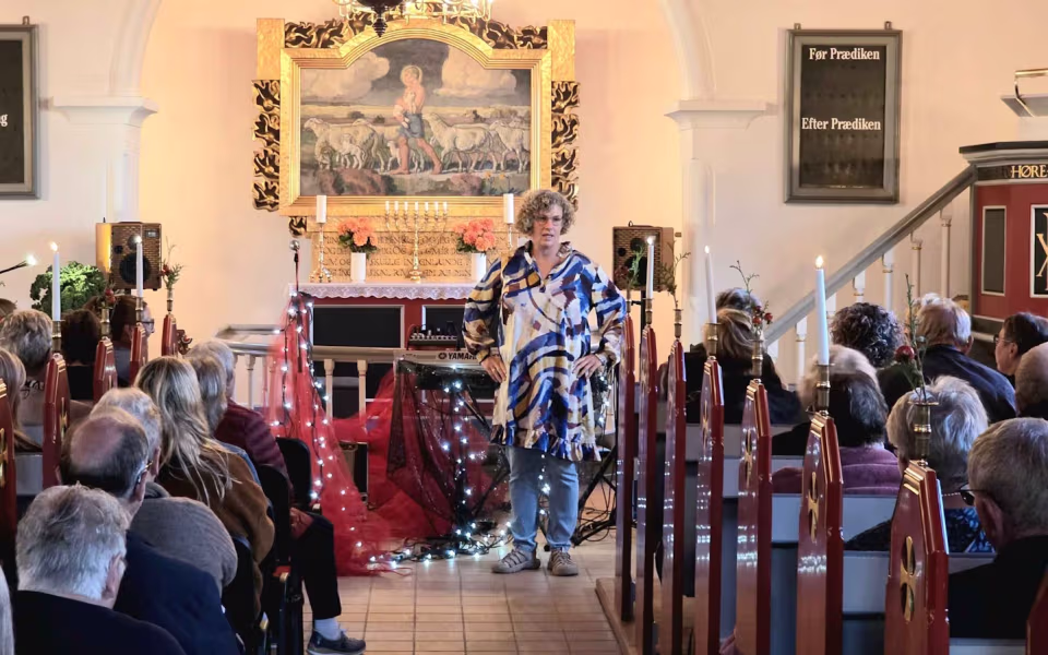 Billeder fra intim koncert med Mathilde Falch i Bejsnap Kirke