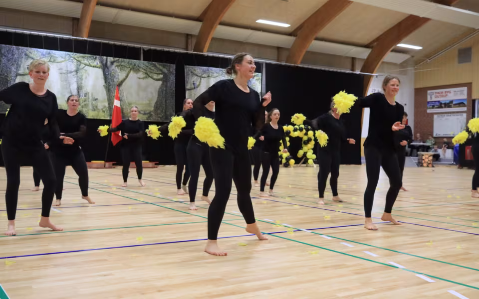 Forårsopvisning styrker integration i Outrup