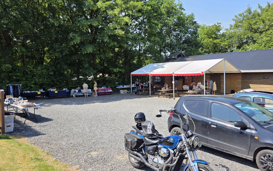 Loppemarked på Ølgod Camping blev en varm fornøjelse