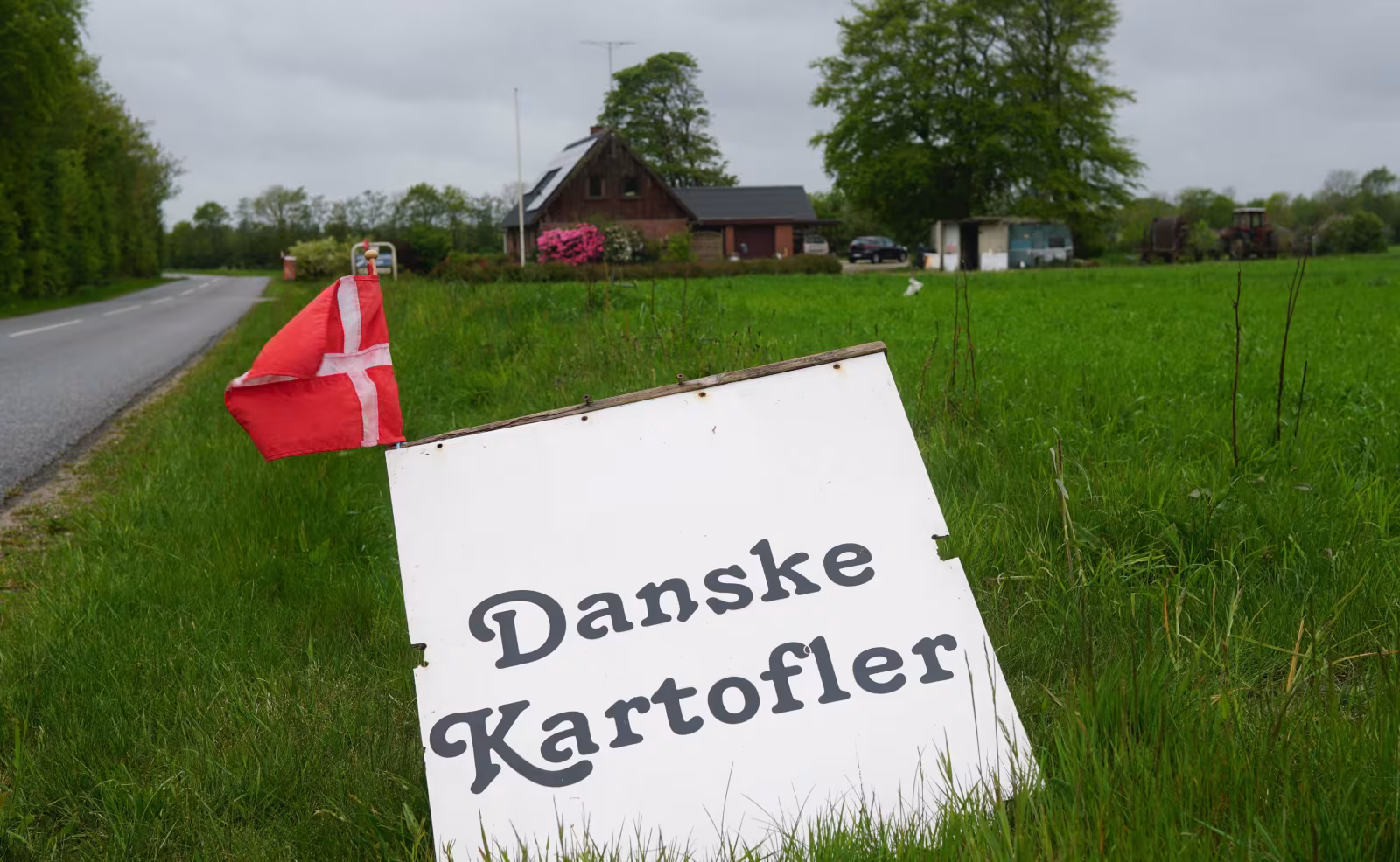 Nye Kartofler sælges fra boden på Grødevej 8 i Ansager