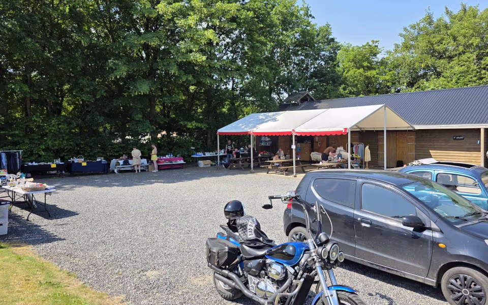 Loppemarked på Ølgod Camping blev en varm fornøjelse