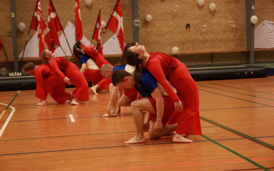 Seniorer fejrer gymnastik og fællesskab