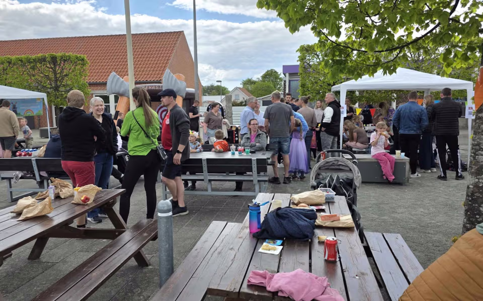 Stor deltagelse til Tistrup Screaming Carneval på torvet - Se de mange billeder