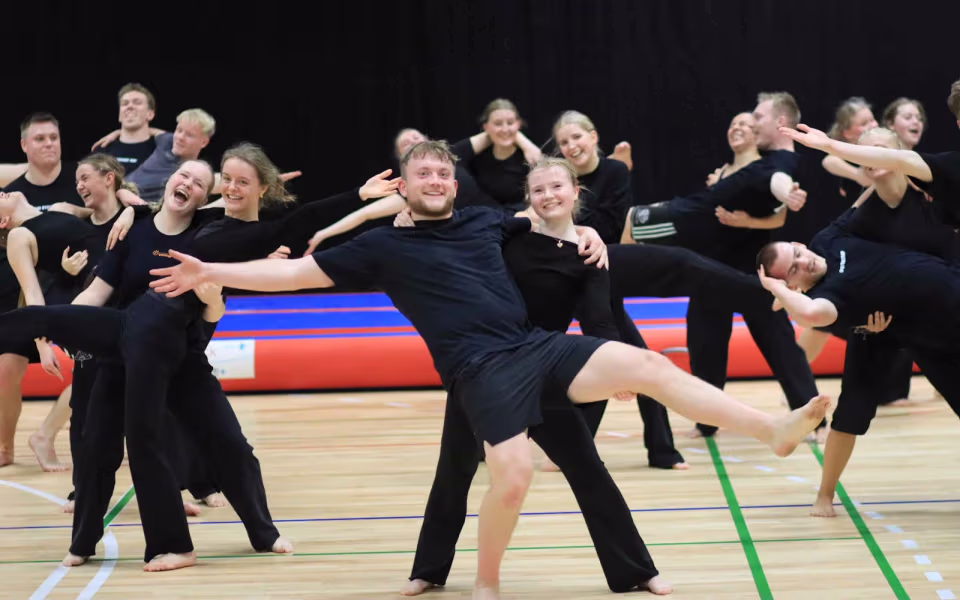 Julegymnastik samler fuldt hus