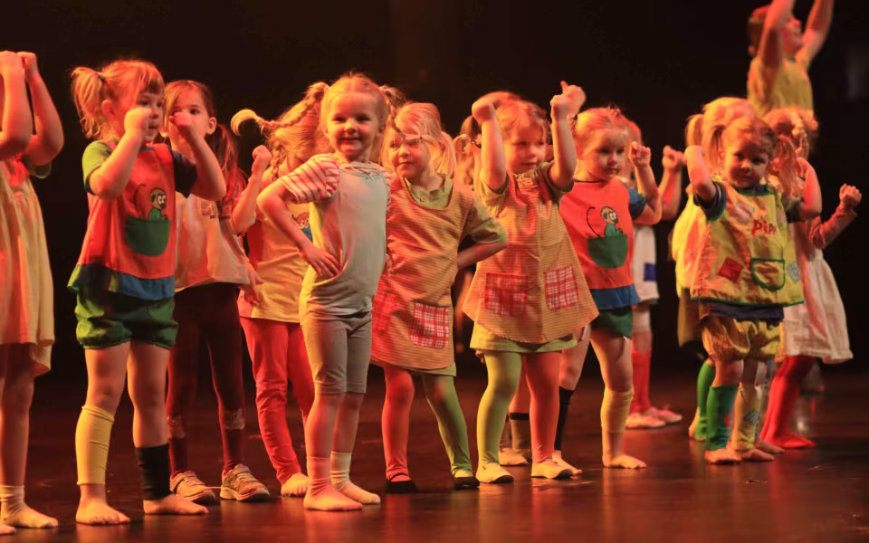 Dance Company Twenty Juleshow begejstrede 1200 publikummer