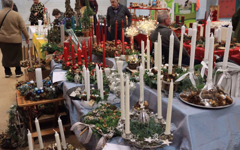 Julemarked samlede Billum i hallen