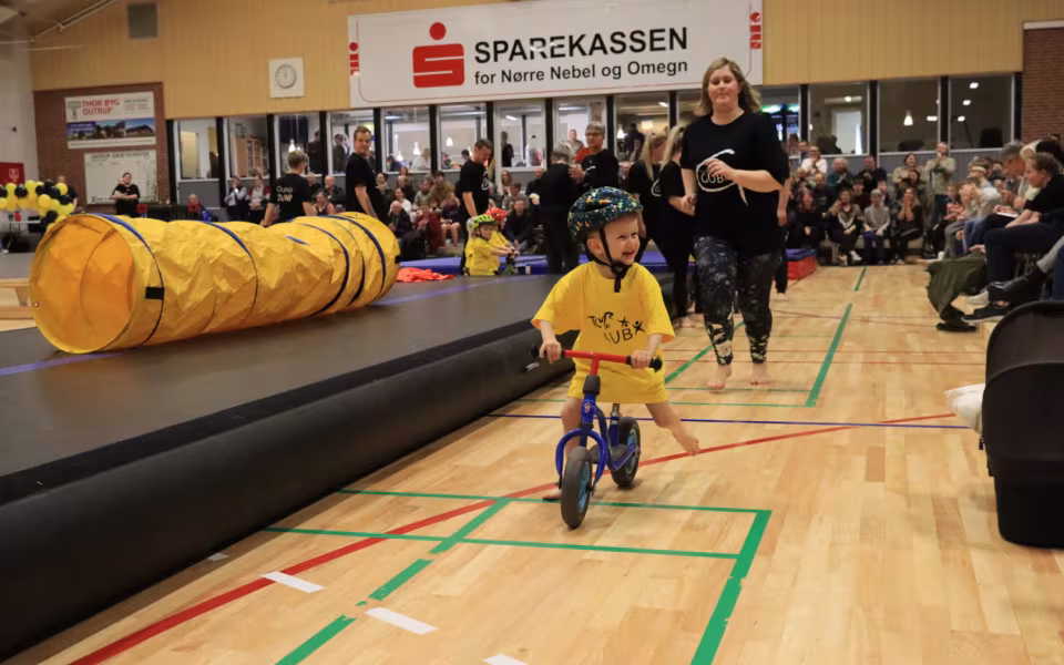 Forårsopvisning styrker integration i Outrup