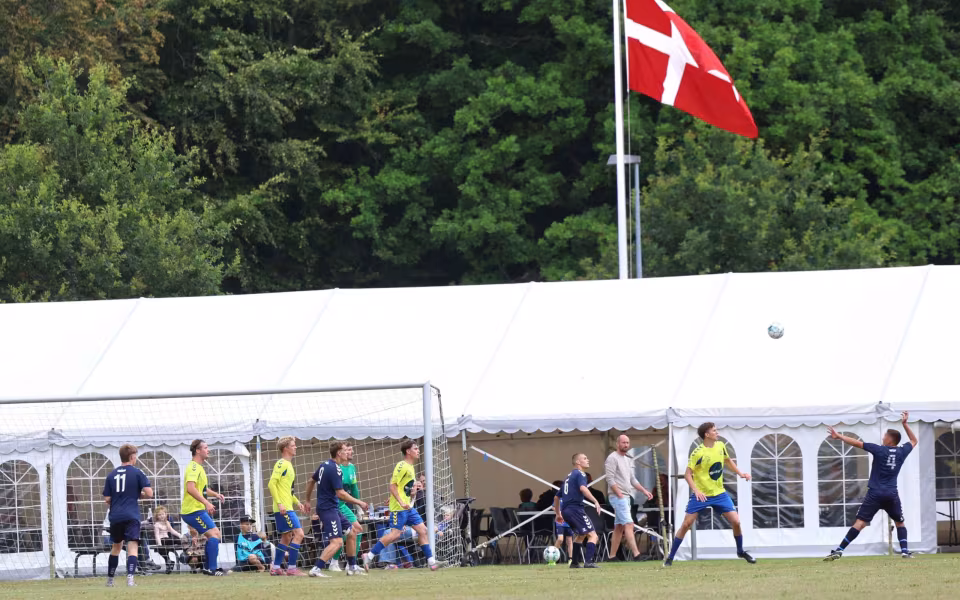 HTS-serie 1 åbner efterårssæsonen med fortjent 3-0-sejr - Se filmklip fra kampen