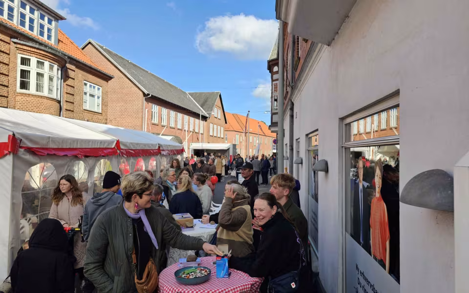 blev Ølgod midtby forvandlet til en festlig oase under arrangementet Late Night.