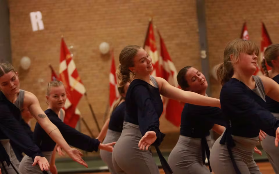 Seniorer fejrer gymnastik og fællesskab