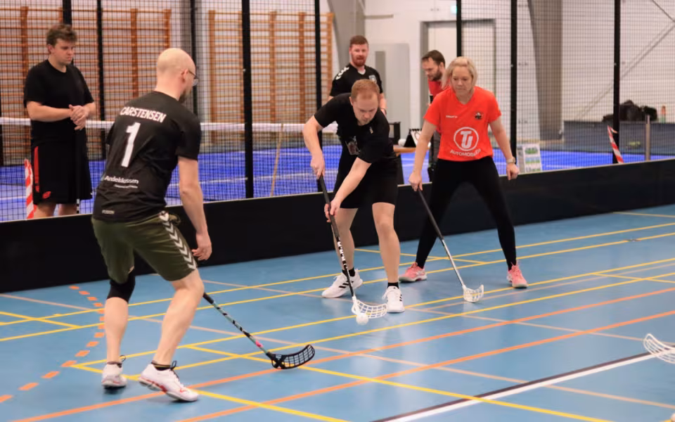 Floorballhold sætter hinanden stævne