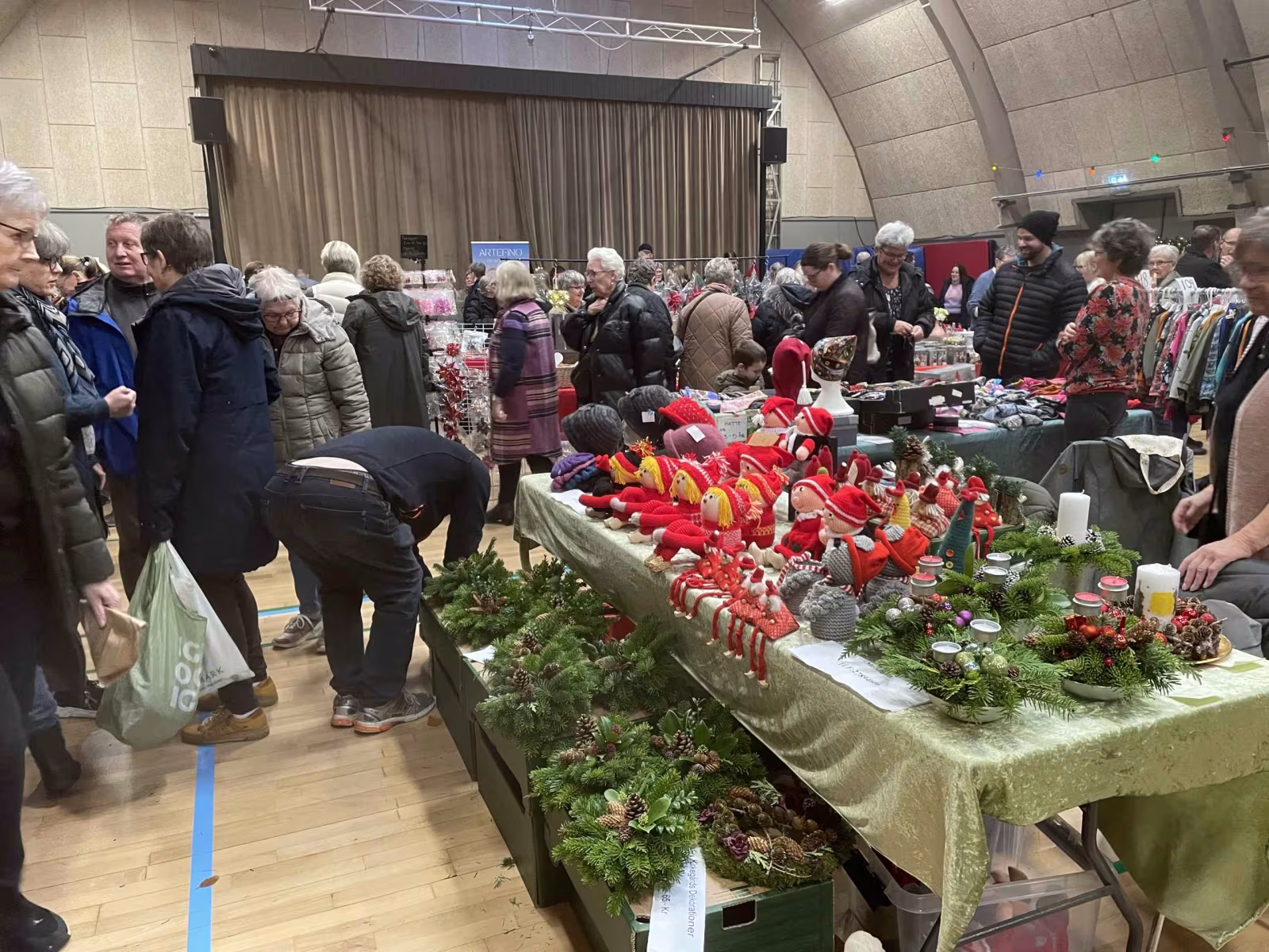 Der var gang i handlen lige fra start ved årets Julestue i Oksbøl