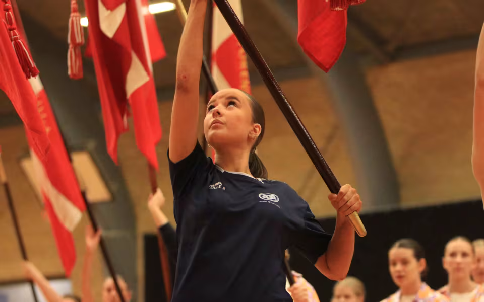 Farverig opvisning lyser Sportspark op