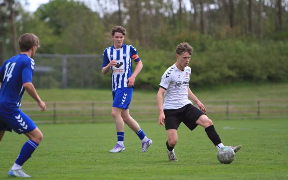 U19 vinder dramatisk lokalopgør