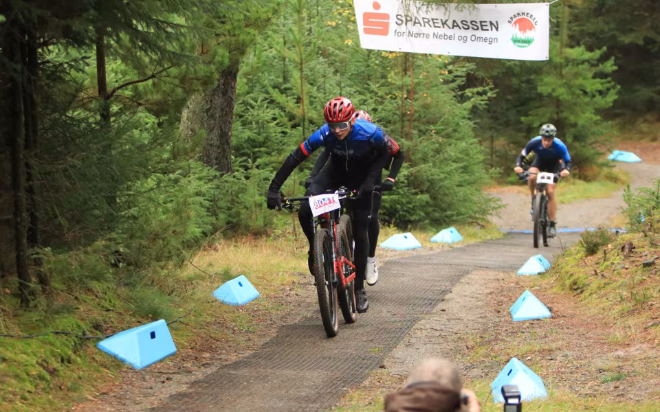 Mountainbike ryttere imponerede trods vådt vejr