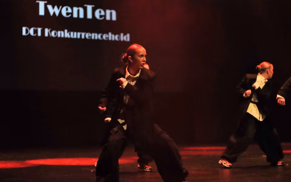 Dance Company Twenty Juleshow begejstrede 1200 publikummer