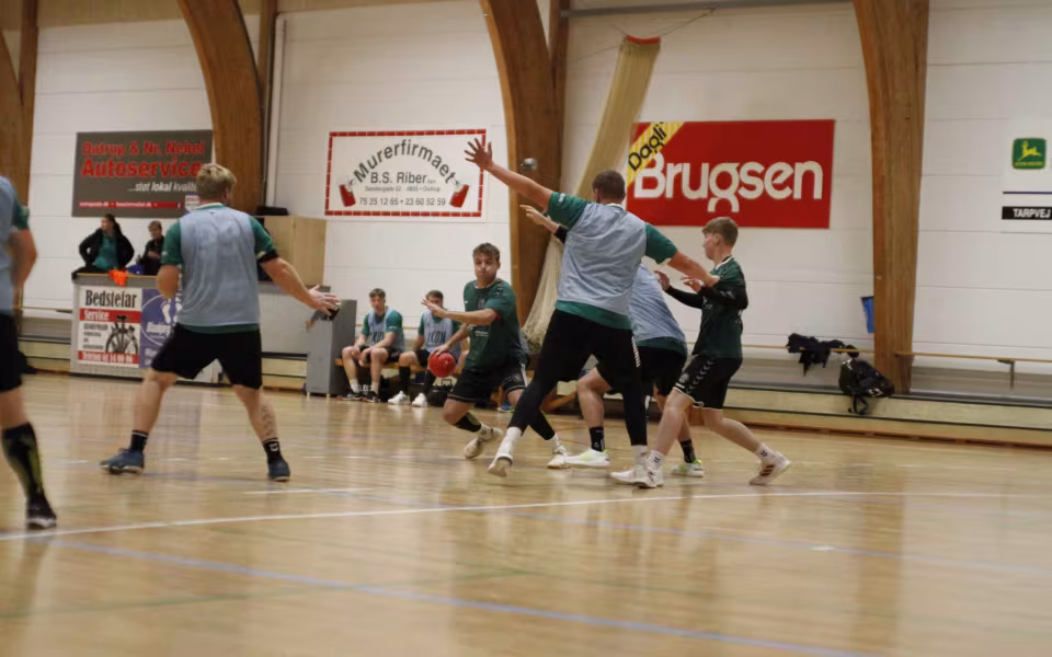 Blåbjerg HK Serie 2  triumferer i topkamp