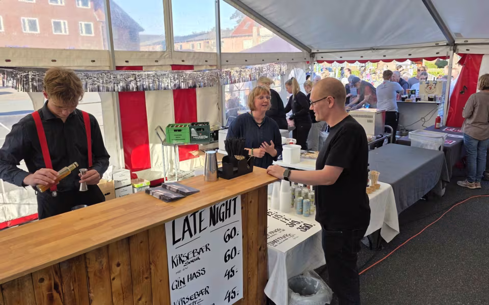 Billeder fra - Et brag af en Late Night fredag aften i Ølgod.