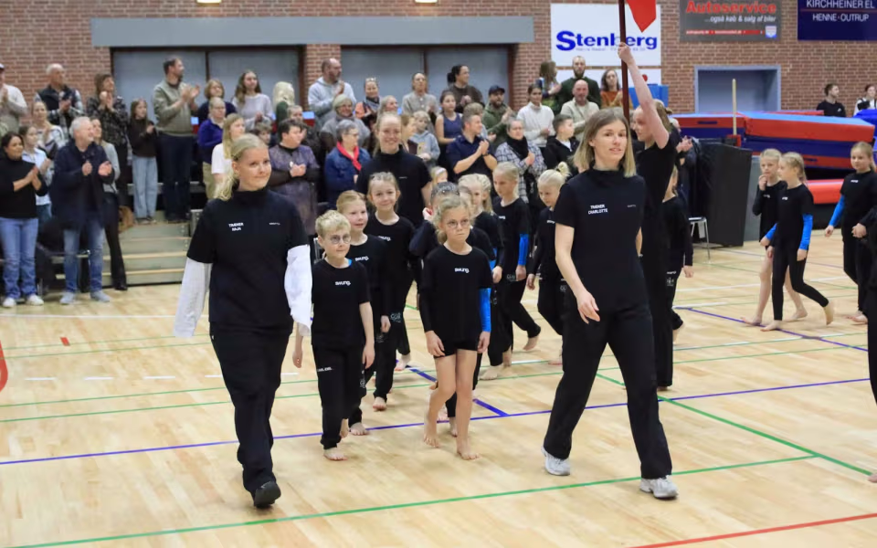 Julegymnastik samler fuldt hus